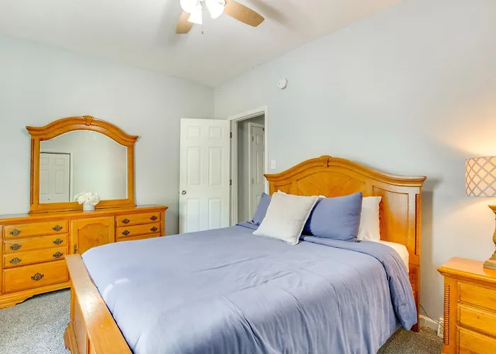 Walk To Dtwn Warrensburg: Cozy Family Home!