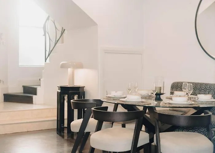 Picasso Villa In Rose Bay