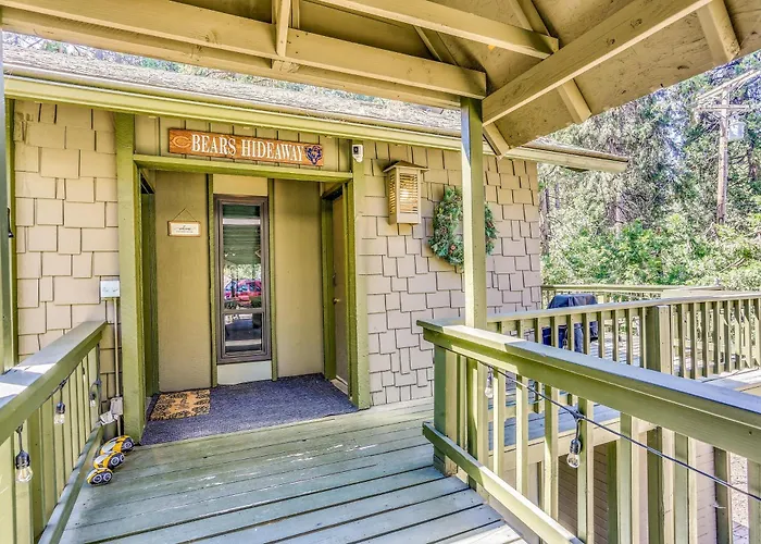 3 Mi To Shaver Lake: Cozy 'Bears Hideaway' Cabin!