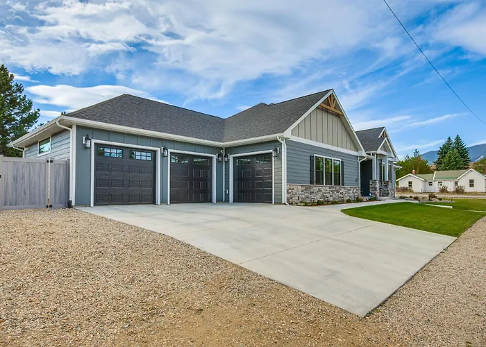 Red Lodge Home W/ Private Hot Tub & Fire Pit!