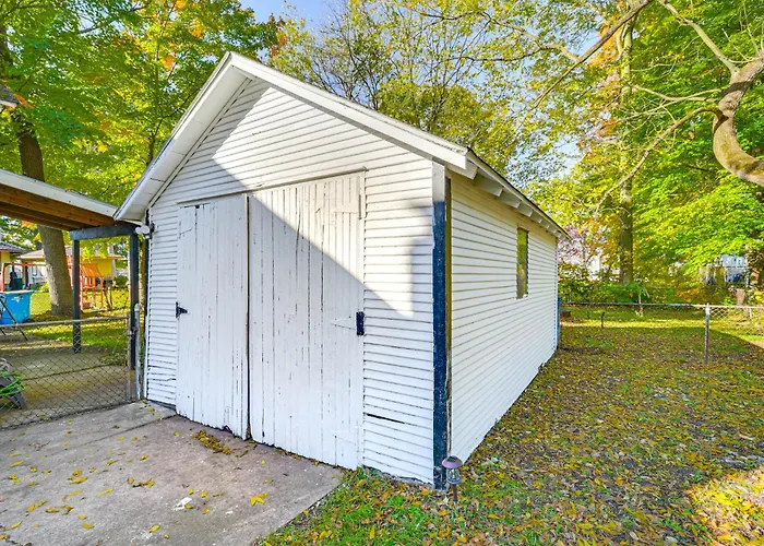 Niles Vacation Rental Near St Joseph River!