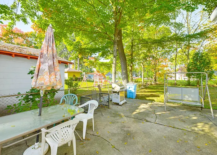 Niles Vacation Rental Near St Joseph River!