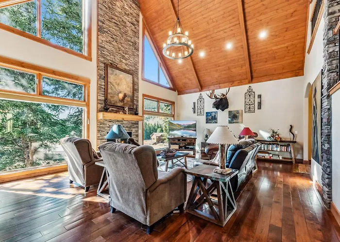 Luxurious 5Bdr Getaway With Hot Tub And Mountain Views