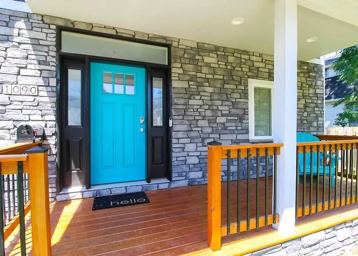 Lux Finishes 4 Bedroom Dsm Home Great Location