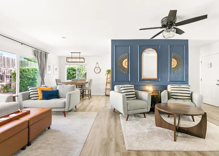 Oceanside Oasis - King Bed, Pet Friendly, Fire Pit