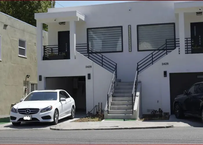 Modern Furnished 2Br 2Ba Oakland With Private Parking, Smart Lock & Ac
