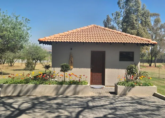 Hornbill Self Catering Cottages Muldersdrift