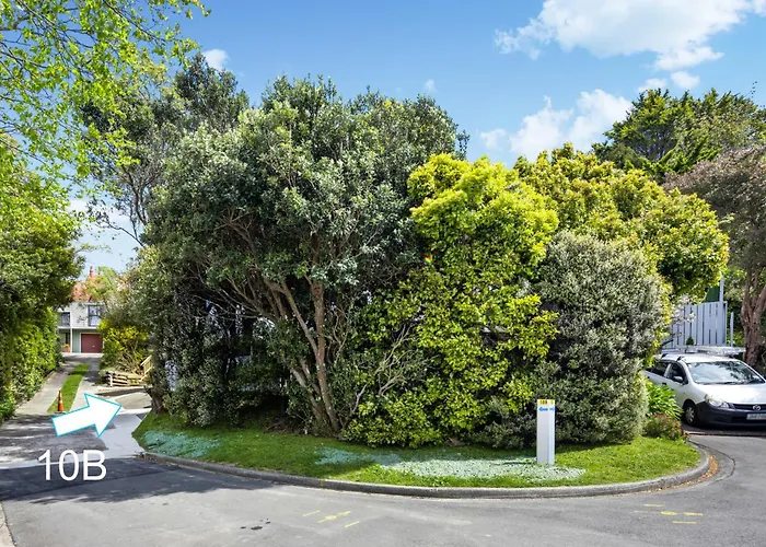 Stunning View, Privacy, Close To Ferry & Brand-New