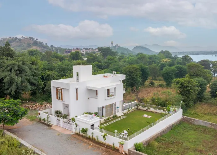 Saffronstays Villa Bougain - 2Br Hill-View Villa With Plunge Pool, Veg Bbq, Birdwatching & Serene Garden Sit-Outs