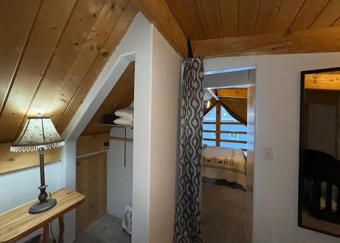 Talkeetna Log Cabin With Hot Tub Unit 1