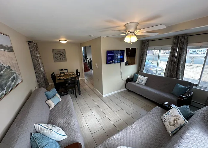Newly Renovated 2 Bedroom House