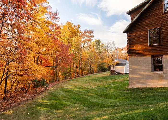 Maple Leaf Cabin
