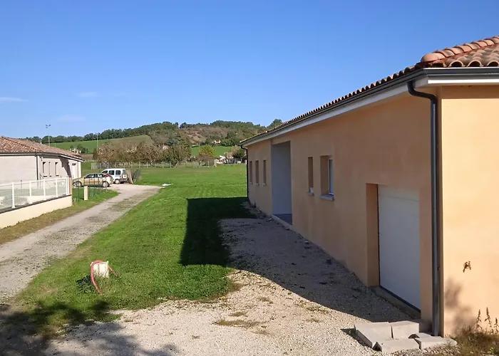 La villa des Mûriers très spacieuse de 1 à 8 voyageurs avec lit bb dans un environnement calme dans les coteaux