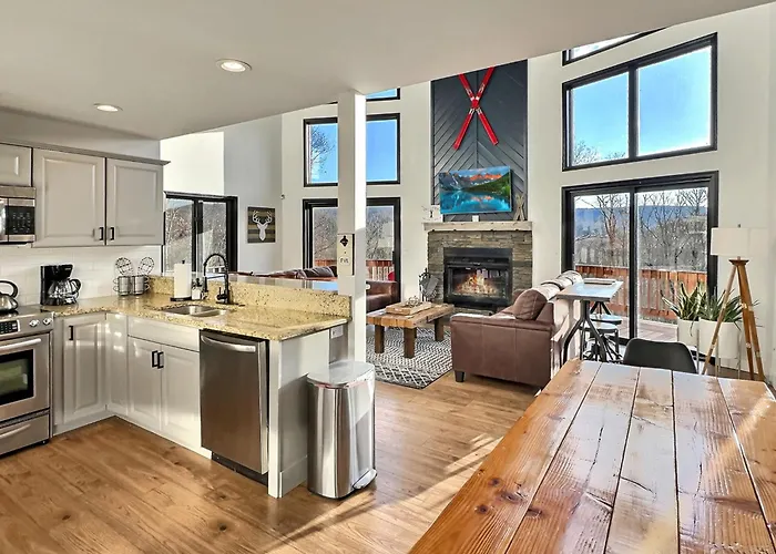 The Ridge Chalet In Ellicottville Hot Tub & Sauna