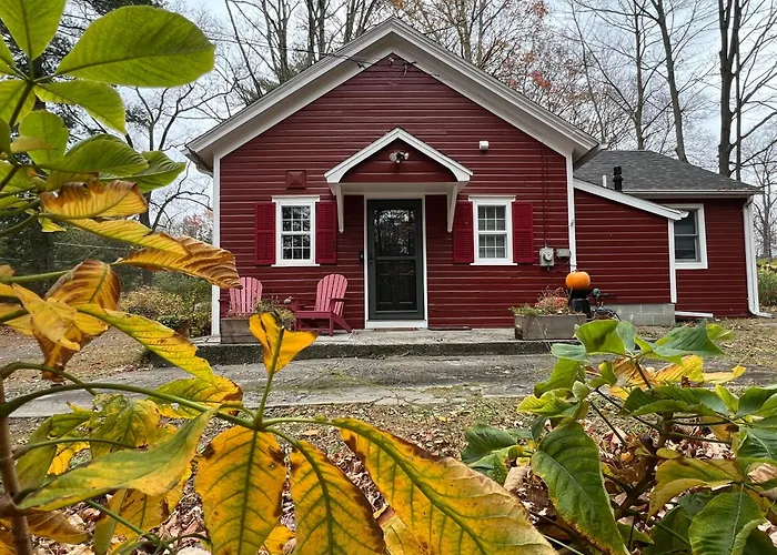 Schoolhouse No. 11 * Hudson Valley Upstate Getaway