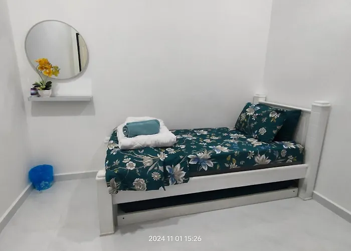 Hadeera Minimalis Family Homestay