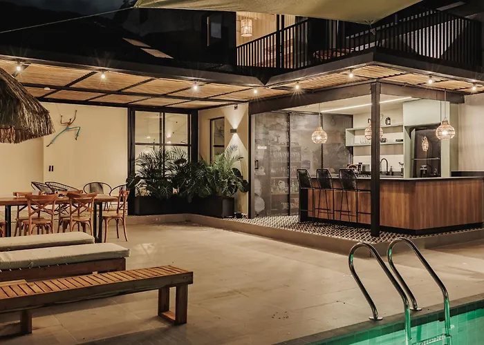 10A House Pool Provenza