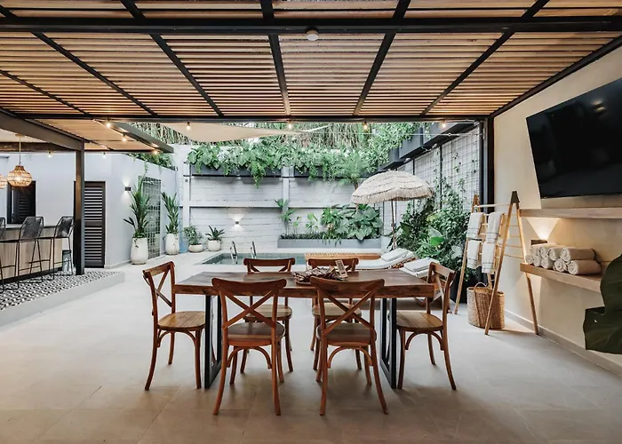 10A House Pool Provenza