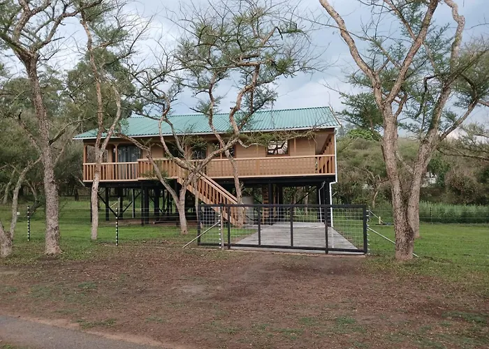 Hippo Waterfront Lodge