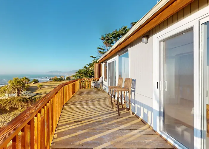 Oceanfront Pet Friendly Home With Hot Tub & Deck
