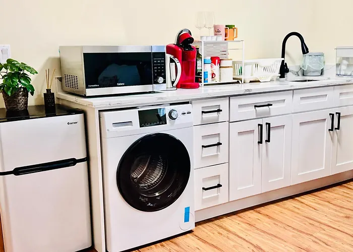 13 Mins To Downtown-Free Parking Near Joyce Skytrain -2 Beds