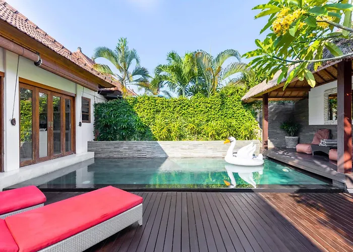 Luxurious And Cozy King Beds, Pool, Closed Living Room