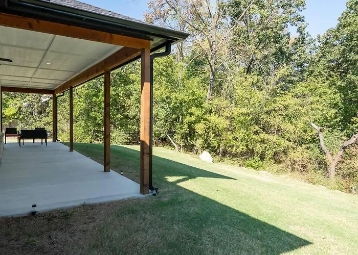 Unique Connected Two Side Home For Groups!