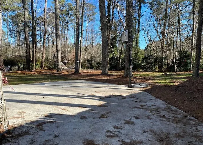 Colonial Stay- 7 Br-Up To 14 Guests