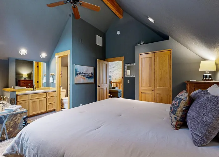 Eagle Crest Elegance