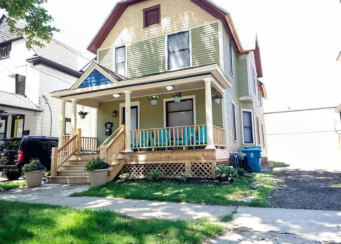 Luxury Listing - 92 Walkable Score Downtown Kzoo