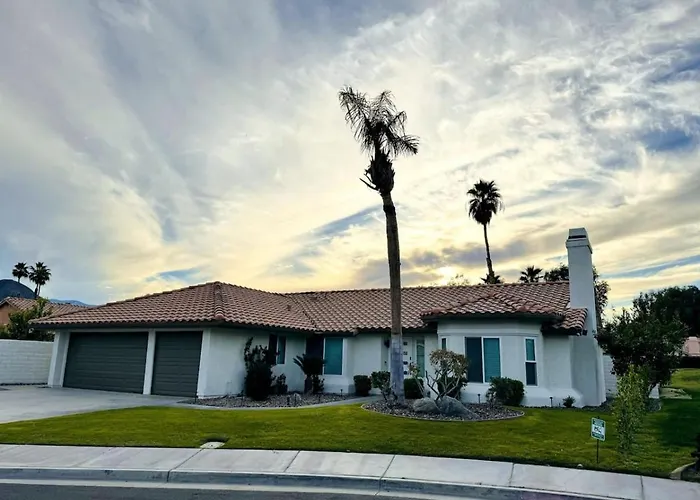 Summer Fun In Indian Wells. Private Pool, 4Bd, 3Ba.