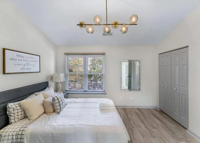 Golf Oasis Modern Townhome!