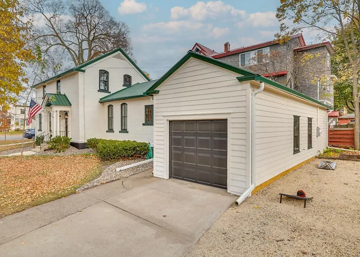Charming Home: 3 Blocks To Winona State University