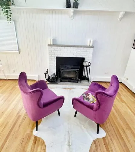 Luxe 10 Guest Cottage Ski-Golf-Firepit-Lakes-Hike