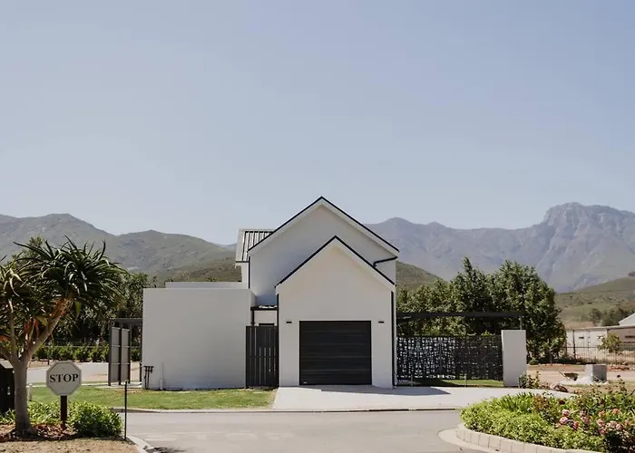 Albatross Lodge - Silwerstrand Golf And River Estate