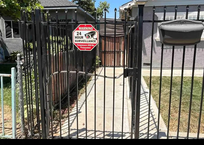 Charming Casita All Too Yourself Near Midtown, Train And Freeway