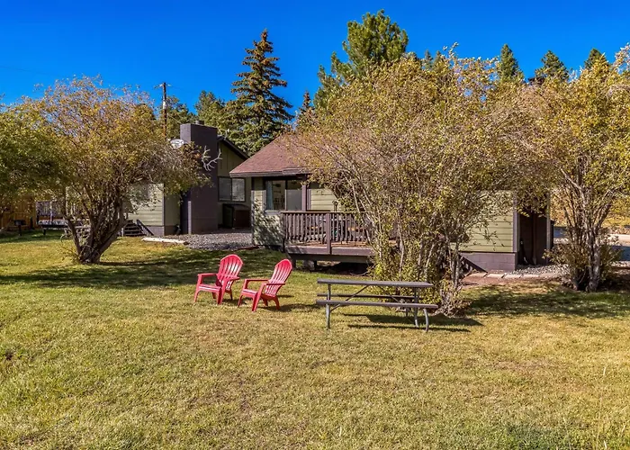 Cozy Cabin Retreat With Scenic Views Cabin
