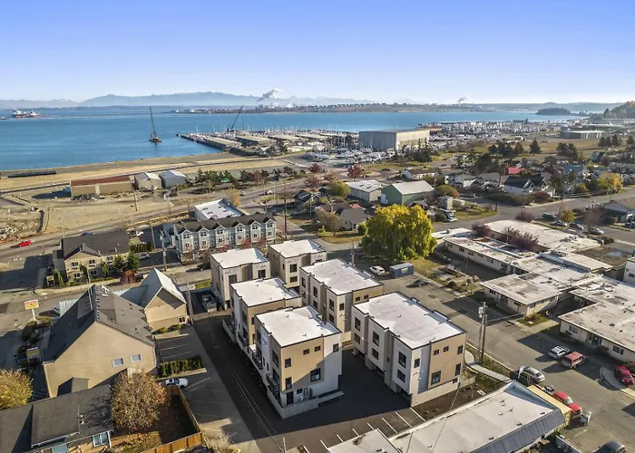 New Fully Updated Condo 914 In Anacortes