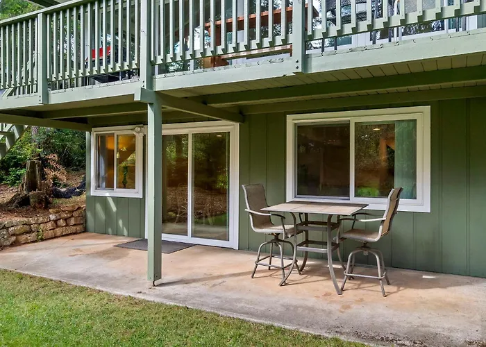 Golf Retreat With Lakes Access