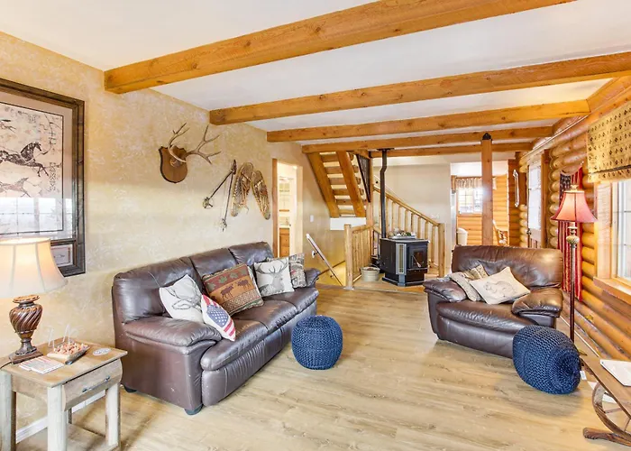 Scenic Views & Game Room: Garden City Retreat!