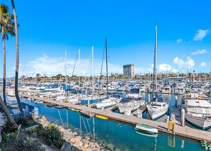 Beach Condo With Harbor View | Pool & Hot Tub 211B