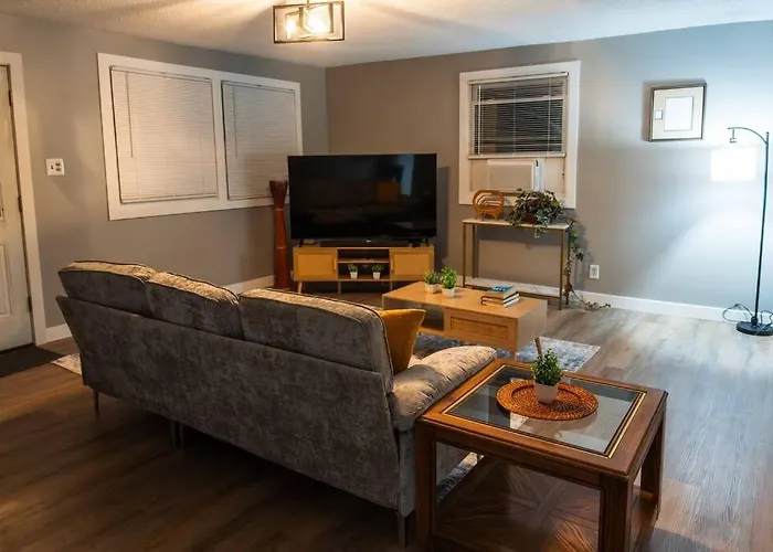 Family-Owned 3 Bedroom With All Amenities Including Coffee Machine, Parking, Fast Wifi