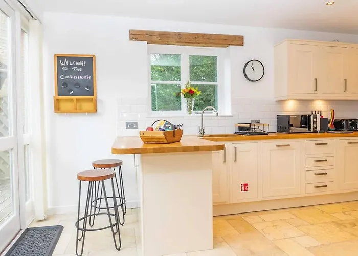 Luxury -Chelt Walking-2Bed-Long Stays-Parking