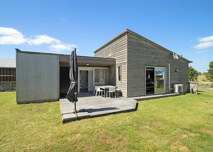 The Weekender - Omaha Holiday Home