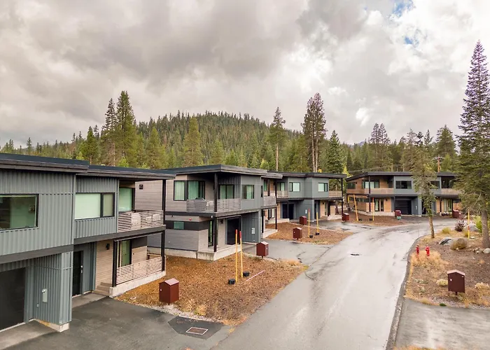 Lightening Run At Palisades - 3 Bedroom 3 Ba Condo Steps To Palisades Tahoe- Ski Shuttle