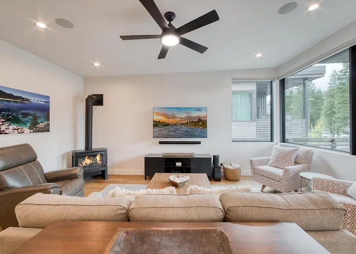 Lightening Run At Palisades - 3 Bedroom 3 Ba Condo Steps To Palisades Tahoe- Ski Shuttle