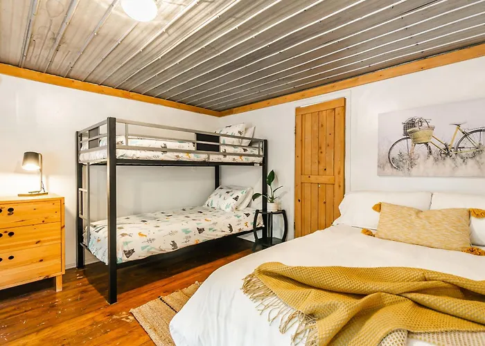 Le 14 Chalets Howard - Spa-Shower-Hammock-Bromont