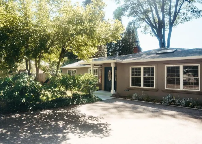 Grass Valley Home With Hot Tub