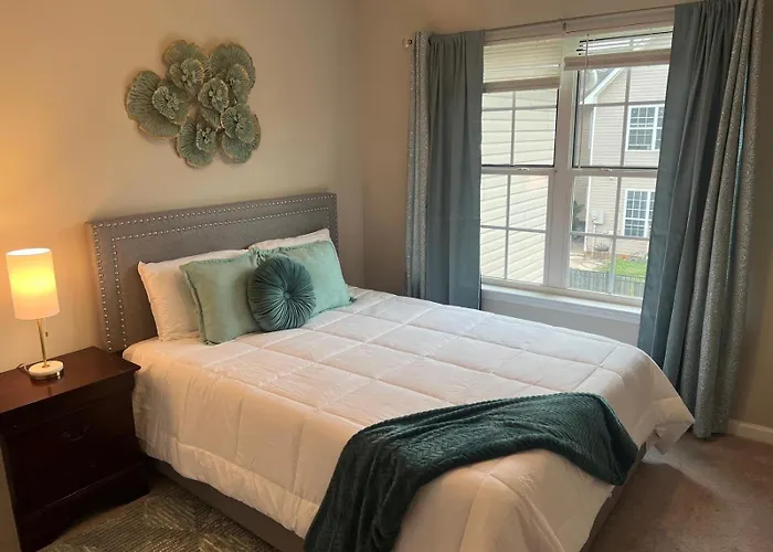 Luxe Central Suburban Retreat