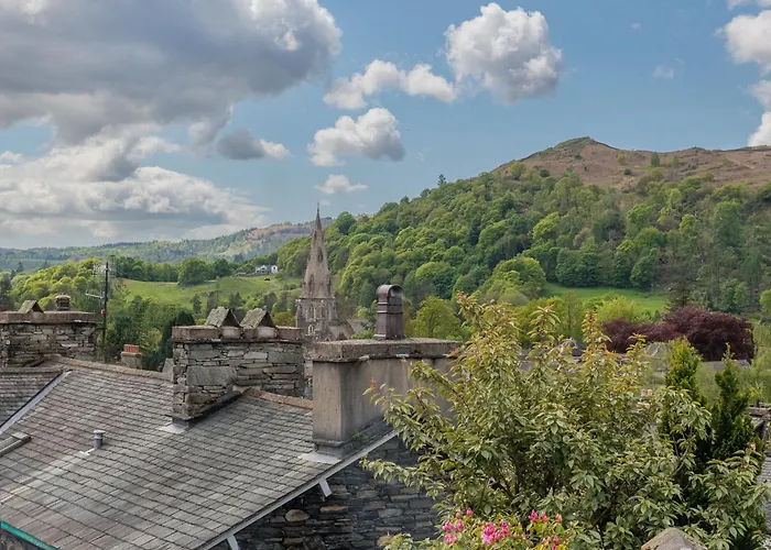 Dwarf Hall - Central Ambleside